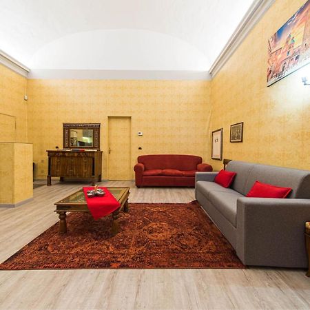 Lussuoso Appartamento Nel Cuore Di Болонья Экстерьер фото