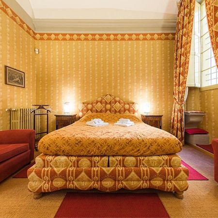 Lussuoso Appartamento Nel Cuore Di Болонья Экстерьер фото